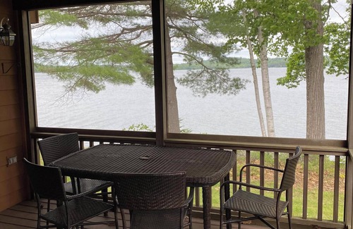 Smithfield Cottage | Charming 1-bedroom lakeside cottage with WiFi and AC in welcoming Smithfield