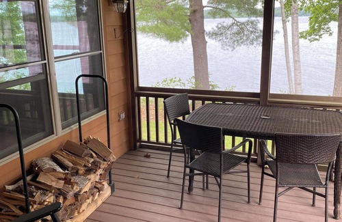 Smithfield Cottage | Charming 1-bedroom lakeside cottage with WiFi and AC in welcoming Smithfield