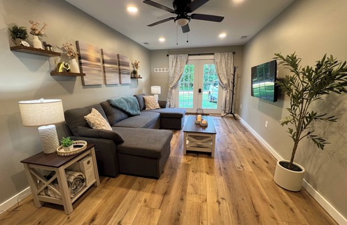 Cheboygan House | Charming 1-Bedroom Lodge Near Mackinac – Year-Round Getaway!