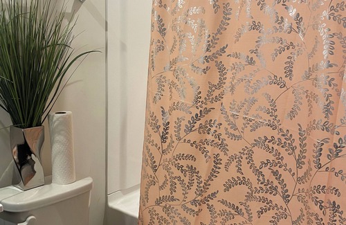 Milford House | Charming 1 bedroom suite in a townhome with WiFi and AC in fabulous Milford