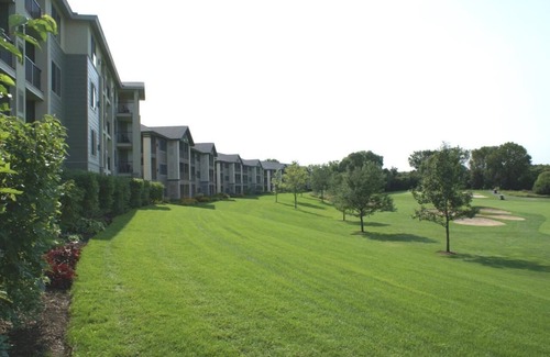 Lake Geneva Apartment | Charming 1-bedroom apartment with AC, fitness room in lovely Lake Geneva