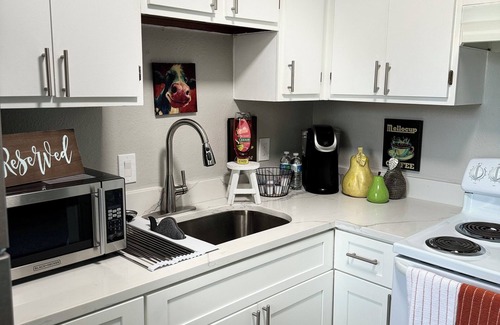Harlandale Apartment | Charming 1-bedroom apartment with AC, WiFi in superb San Antonio