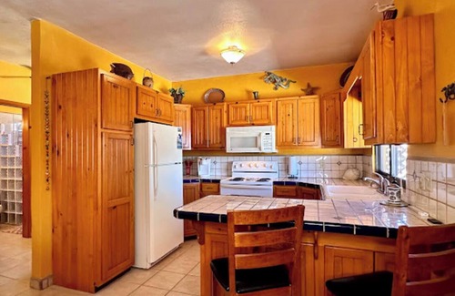 La Choya House | Charming 1-BR house, Bahía la Choya, Starlink WiFi, AC, roof deck, dog friendly