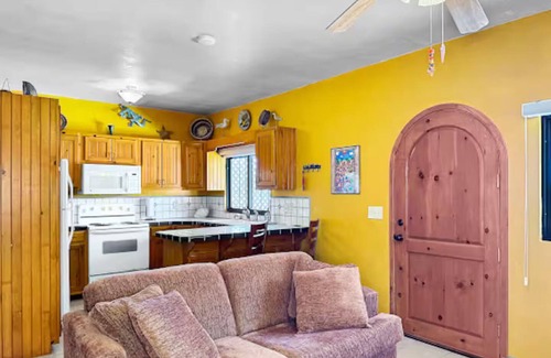 La Choya House | Charming 1-BR house, Bahía la Choya, Starlink WiFi, AC, roof deck, dog friendly