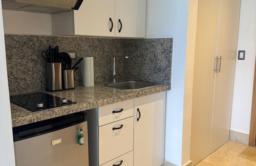 Barrio La Fortaleza Vieja Apartment | Charming 1-Suite apartment in gorgeous Samaná Bay with AC, WiFi, Infinity Pool