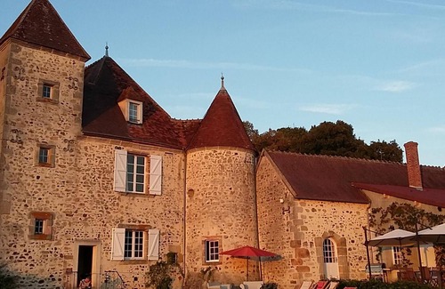 Le Brethon Cottage | Charming 15th-Century House with Pool, Garden, and Family Amenities Near Tronçais Forest