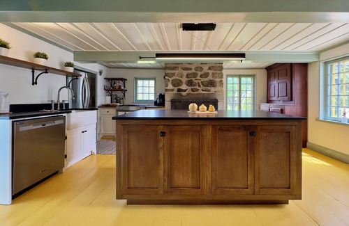 Beloeil House | Charming 1775 Ancestral Home, Pool House, Spa and Modern Comfort
