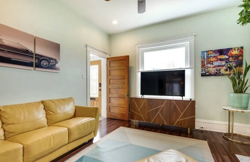 Cole House | Charming 1902 Home near RiNo! HOT TUB