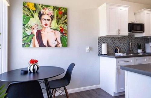 South Wrigley Apartment | Charming 1bed 1bath unit