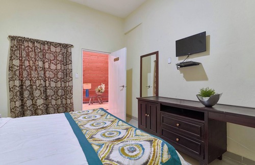 San Anton House | Charming 1BR Hotel Room in Historic Zona Colonial with WiFi and AC