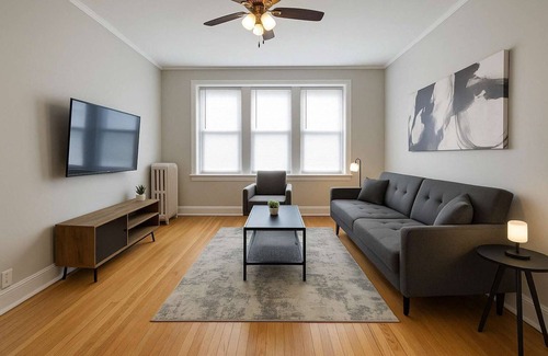 Old Irving Park Apartment | Charming 1BR in Old Irving