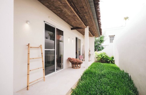 Haad Pleayleam House | Charming 2-BR Seaside Haven