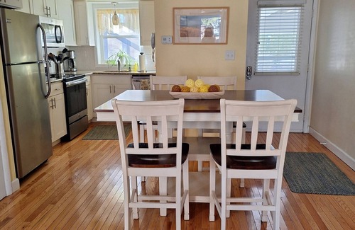 The Pines House | Charming 2-BD Townhome, POOL, SLEEPS 6 - short walk to town, beach & boardwalk