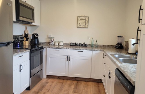 Bonners Ferry House | Charming 2-bdrm bungalow in lovely Bonners Ferry with WiFi, A/C, full kit & bath