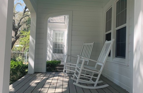 Gonzales House | Charming 2-bdrm house walking distance from historic downtown w/WiFi & HVAC.