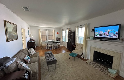 Gonzales House | Charming 2-bdrm house walking distance from historic downtown w/WiFi & HVAC.