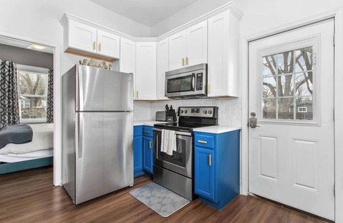 Rosedale Apartment | Charming 2 Bdrm Near KU! 17