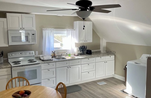 St. Albans Apartment | Charming 2-bedroom apartment in Saint Albans City