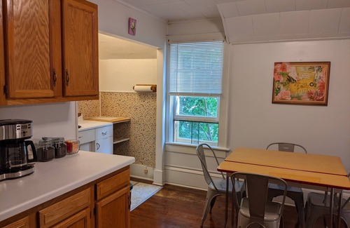 Calumet Apartment | Charming 2 bedroom apartment in Calumet's Historic district!