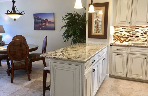 South Island Condo | Charming 2-bedroom 2-bath beachfront condo in brilliant Fort Myers Beach