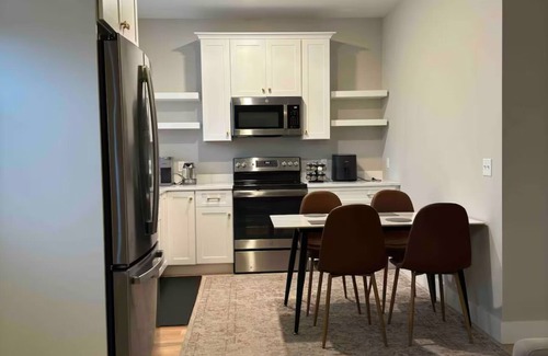 South Burlington Cottage | Charming 2-bedroom cottage