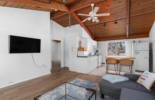 Wakefield-Peacedale House | Charming 2-bedroom Cottage in South Kingstown