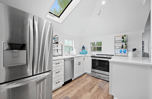 Old Northwood Historic District Cottage | Charming 2-bedroom cottage in lush tropical setting in popular West Palm Beach