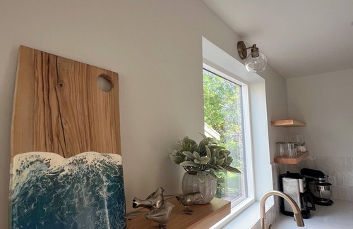 Campbell River House | Charming 2-bedroom house in gorgeous Campbell River with WiFi, AC