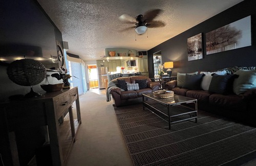 Baxter Springs House | Charming 2 bedroom house in peaceful Baxter Springs