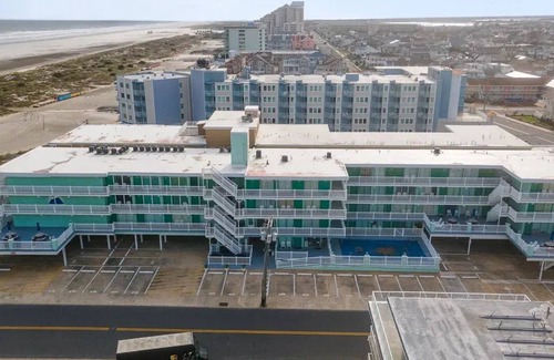 Green Creek Condo | Charming 2-bedroom condo in welcoming Wildwood Crest with AC, WiFi