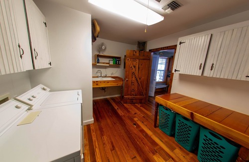 Breaux Bridge House | Charming 2-bedroom house in fabulous Breaux Bridge with WiFi, AC