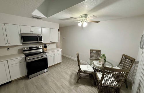 Springs at Kings Bay Apartment | Charming 2-bedroom in the heart of Crystal River