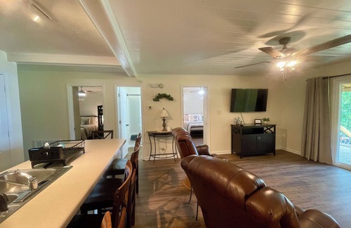 Milledgeville Apartment | Charming 2-bedroom lakeside apartment with access to beautiful Lake Sinclair.