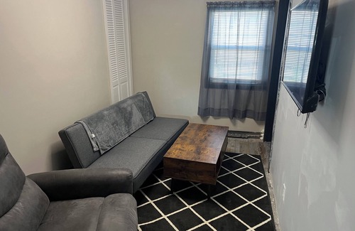 Schuylerville Cottage | Charming 2-bedroom cottage in quaint Schuylerville with WiFi, AC