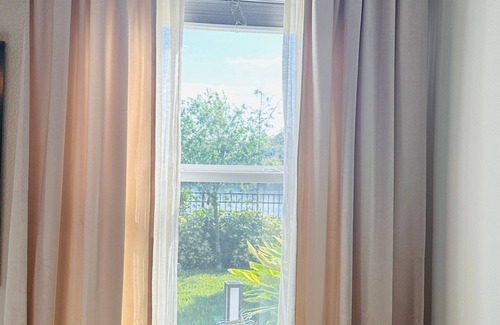 DeLand House | Charming 2-bedroom, 1 office, 1 TV room, house in wonderful DeLand with AC, WiF