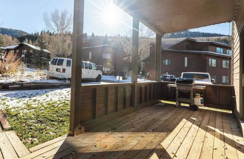 Eagle-Vail Condo | Charming 2 bedroom, 2 bath, On-Mountain in 10 Min!