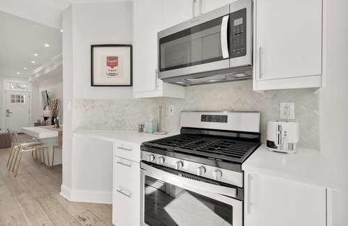H Street Corridor House | Charming 2-bedroom, 2.5 bathroom Rowhome in D.C.