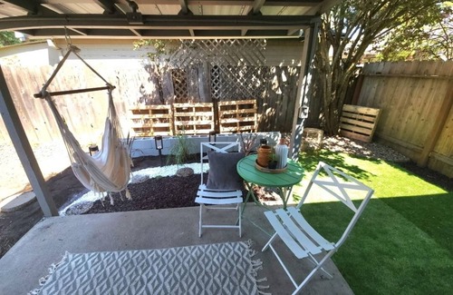 Grants Pass Apartment | Charming 2-bedroom apartment with WiFi, AC in pleasant Grants Pass
