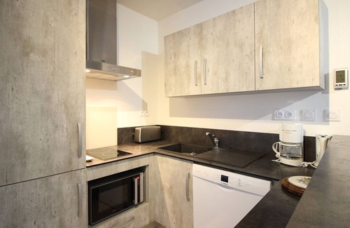 Mont-Dore Apartment | Charming 2-Bedroom Apartment, 50m from Thermal Baths, Sleeps 6, Modern Amenities, Special Rates