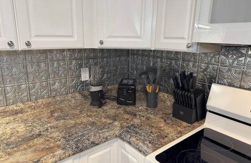 Daleville Apartment | Charming 2-bedroom apartment with WiFi, AC in fabulous Daleville