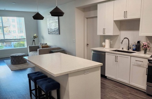 Serra Mesa Apartment | Charming 2-bedroom apartment in fabulous San Diego with fitness room, AC