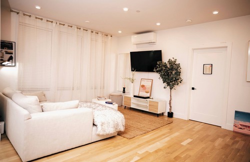 Wakefield Apartment | Charming 2-bedroom apartment in Wakefield with AC,