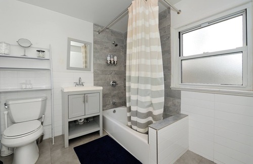 Ocean Hill Apartment | Charming 2-bedroom apartment in Brooklyn