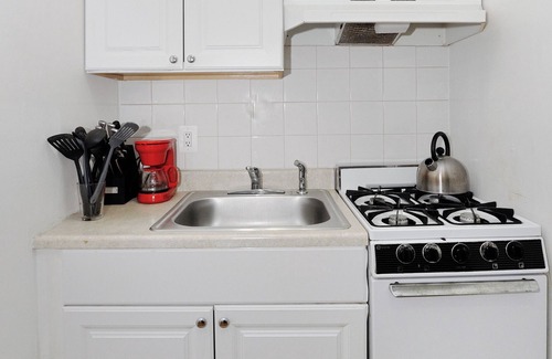 Chelsea Apartment | Charming 2-bedroom apartment with WiFi, AC in wonderful New York