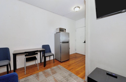 Chelsea Apartment | Charming 2-bedroom apartment with WiFi, AC in wonderful New York