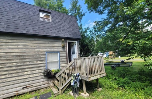 Costigan Apartment | Charming 2-bedroom apartment with WiFi, AC in Old Town