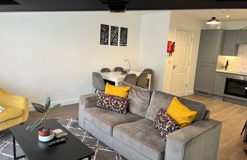 Pontcanna Apartment | Charming 2-bedroom apartment in Cardiff city center, super fast WiFi Netflix