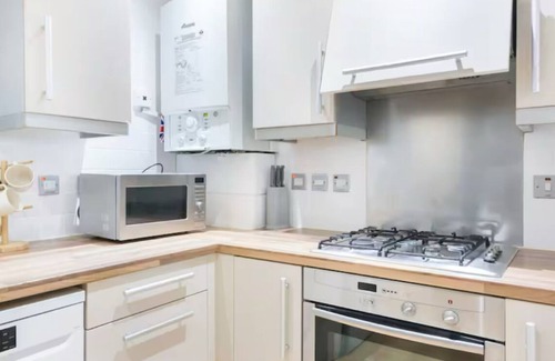 Shadwell Apartment | Charming 2-Bedroom Apartment With free Tickets To attractions