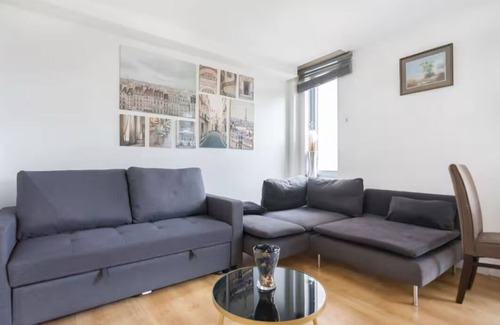 Shadwell Apartment | Charming 2-Bedroom Apartment With free Tickets To attractions