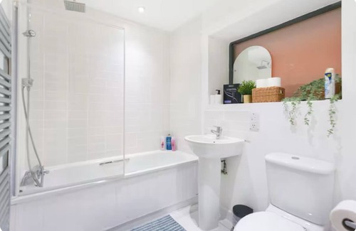 Shadwell Apartment | Charming 2-Bedroom Apartment With free Tickets To attractions